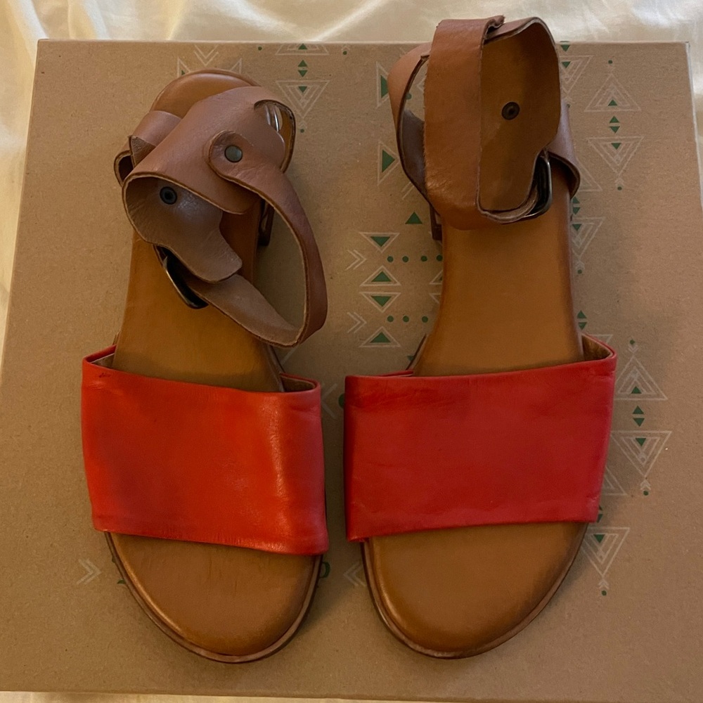 Miz Mooz Moore Sandal, Red, Size 8.5 (39)